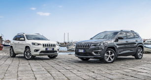 Modernizovaný Jeep Cherokee jsme na Sicílii zkoušeli ve verzích Overland (vlevo) a Limited