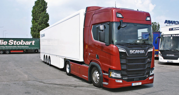 Nová Scania R 520 s třínápravovým návěsem