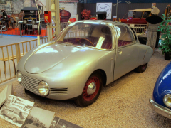 V roce 1946 nechal Jean-Pierre Wimille postavit prototyp svého vozu „Wimille“ s nezávisle zavěšenými nápravami a motorem Citroën.