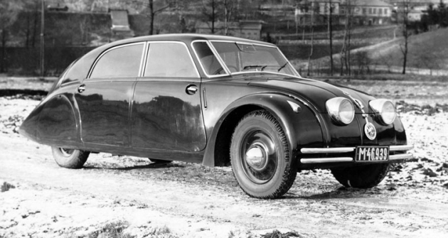 Aerodynamická Tatra 77 s motorem V8 v zádi byla senzací sezóny 1934