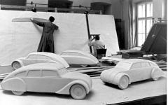 Zajímavý pohled do konstrukční kanceláře kopřivnické automobilky (1933)