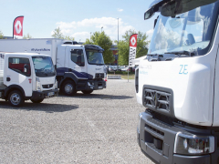 Setkání generací. Vlevo první generace elek­trických Renault Trucks Maxity Z.E. a Renault Trucks D Z.E., vpravo druhá generace Renault Truck D Z.E.