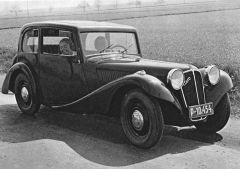 Aero 30 s uzavřenou čtyřmístnou karoserií v původním provedení z jara 1934