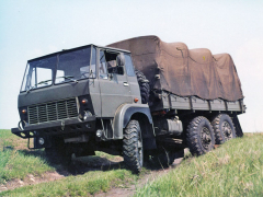 Střední nákladní automobil Avia S430 se zážehovým šestiválcem B615 5750 cm3 (117 kW) měl nahradit legendární typ Praga V3S