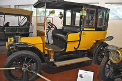 Fiat 1 (1909; čtyřválec 2010 cm3, 65 km/h). Téměř vrak typu 12/15 HP nalezli roku 1958 v jedné autodílně. Z 1623 kusů vyrobených v letech 1908 – 1910 existují jen čtyři