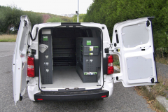 Peugeot Expert – Zadní křídlové dveře umožňují dobrý přístup do nákladového prostoru