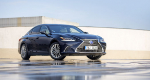 LEXUS ES 300h