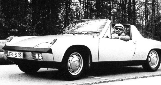 Jiří Kuhnert v 914, „lidovém Porsche“, nejlevnějším, jaký kdy továrna vyrobila s využitím co nejvíce součástí z VW