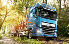 DAF XF 530 FAT 6x4 s nástavbou pro převoz dřeva