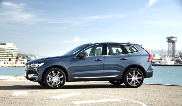 Volvo XC60 zaujme zásluhou kompaktních rozměrů i řidiče, kteří si s chutí užívají jízdu samotnou