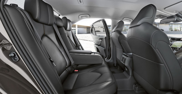 Komfortní zadní sedadla mají v nejvyšší specifikaci možnost změny sklonu opěradel