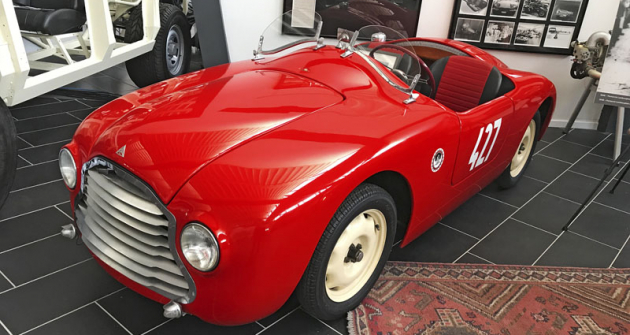 Ferruccio Lamborghini závodil jedinkrát v životě. S přítelem Gianluigim Baglionim z nedalekého města Ferrara se řítili rychlostí až 140 km/h po trati Mille Miglia 1948 ve vlastním speciálu Fiat Barchetta Sport. Odpadli pro poruchu
