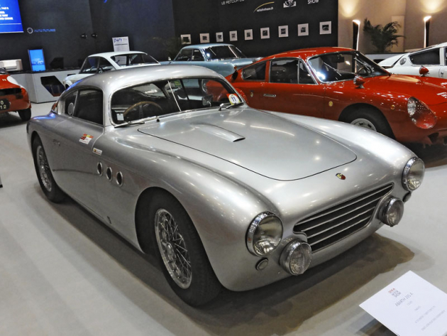 Abarth 205A Berlinetta GT se čtyřválcem 1089 cm3 o výkonu 55 kW (75 k) ­pochází z let 1949 – 1950