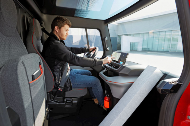 EZ – FLEX nabídne řidiči prostorné a přehledné „pracoviště“