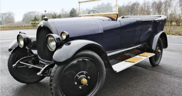 Jeden ze dvou vozů z dílny společnosti Ruston, který byl vyroben v roce 1923,  se díky Materials Solutions opět vrací na silnice