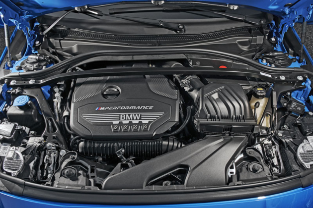 Napříč uložené motory má BMW řady 1 poprvé. Na snímku je nejvýkonnější čtyřválec poskytující 225 kW (306 k)