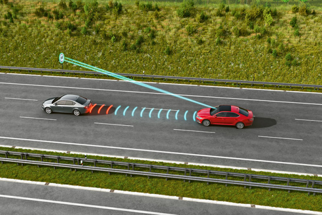 Prediktivní tempomat upravuje rychlost i v závislosti na terénu a dopravním značení