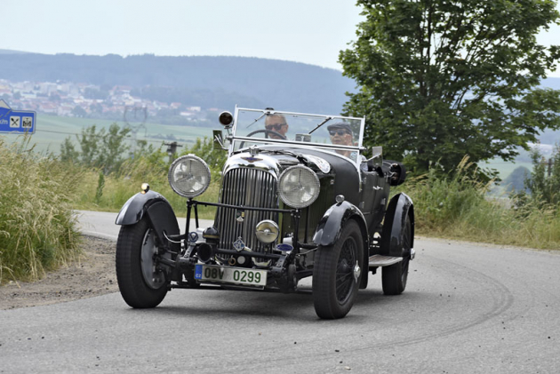 Manželům Mirkovi a Lence Krejsovým (Lagonda) patří díky za míle