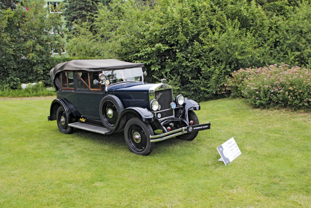 Mezi mnohými vozy Praga byl k vidění i velmi pěkný model Piccolo s karoserií Phaeton. Vůz pochází z roku 1928 a pohání ho litrový čtyřválec