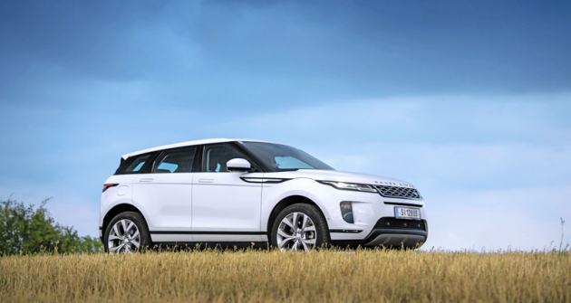 Vzhled karoserie kombinuje styl předchozí generace Evoque s uhlazeností většího modelu Velar