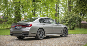 BMW 750i xDrive