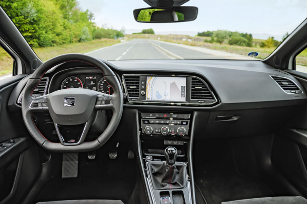 Seat Leon ST 1.5 TGI sice oficiálně patří mezi vozy s alternativními pohony, na pohled to ale sotva poznáte. Zvenku i uvnitř je to zkrátka starý dobrý Leon