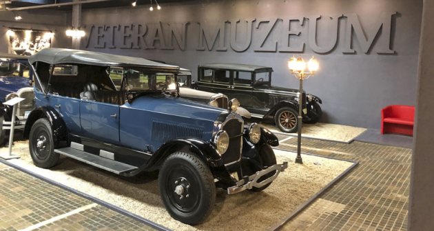 Studebaker Big Six z roku 1924 (tato modelová řada vznikla mezi roky 1918 a 1926) pohání řadový šestiválec 6,0 l o výkonu 55 kW (75 k)