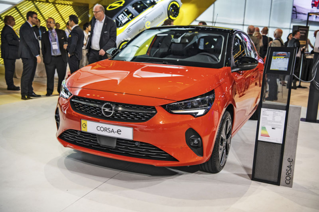 Opel Corsa-e sdílí techniku s elektrickým Peugeotem e-208, akumulátory vyplňují podlahu vozu