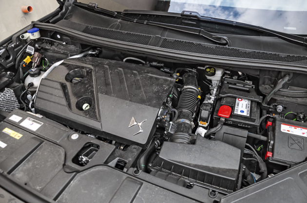Motor, stejně jako technika obecně, je shodný s automobily PSA založenými na platformě EMP2. Dvoulitrový diesel typu DS 7 Crossback sluší