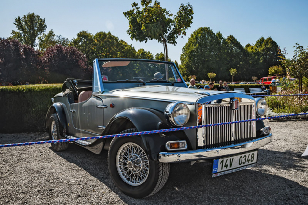 V Troji jste si mohli prohlédnout i málo známé speciality, jako třeba Fiat 850 přestavěný na roadster Siata Spring 850