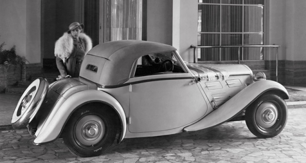 Dvoumístný kabriolet Z 4 třetí série s karoserií od brněnské firmy Plachý (1934)