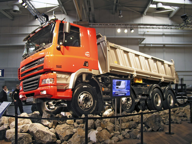 Těžká vozba DAF (CF 8x4)