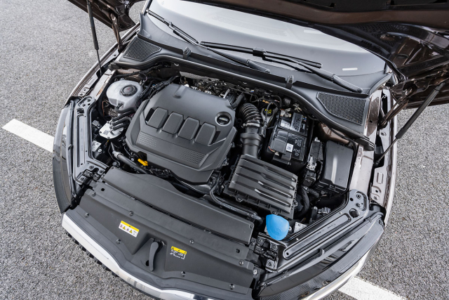 Kultivovaný vznětový motor 2.0 TDI je kombinací dostatečného výkonu a nízké spotřeby i emisí