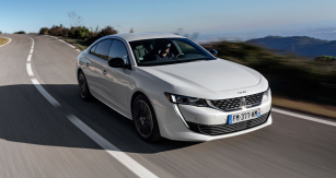 Ani po dvou letech od své premiéry neztratil Peugeot 508 na atraktivitě. Nyní přichází s plug-in hybridním pohonem