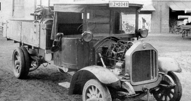 Jeden z prvních nákladních automobilů se vznětovým motorem, MAN z roku 1923, představený na IAA 1924