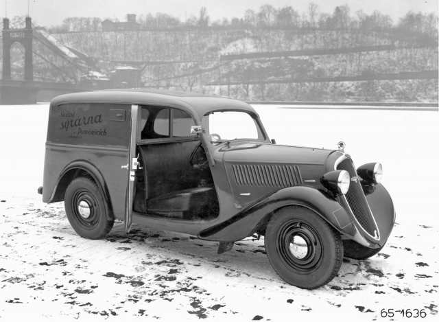 Dodávkový Popular s užitečnou hmotností 300 kg určený k přepravě sýrů (1935)