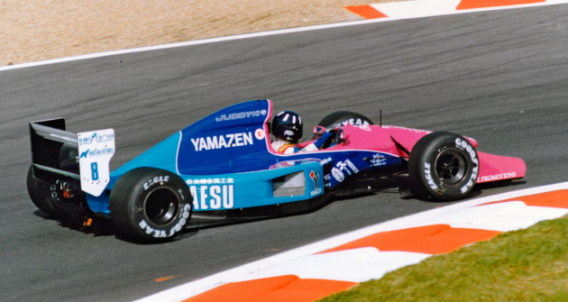 Damon Hill, syn Grahama, za volantem posledního typu Brabham BT60B Judd V10 na Velké ceně Francie 1992 v Magny Cours 
