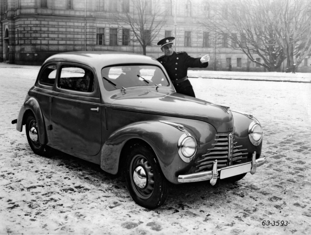 První Škoda 1101 vznikla počátkem roku 1946 na podvozku ročníku 1940