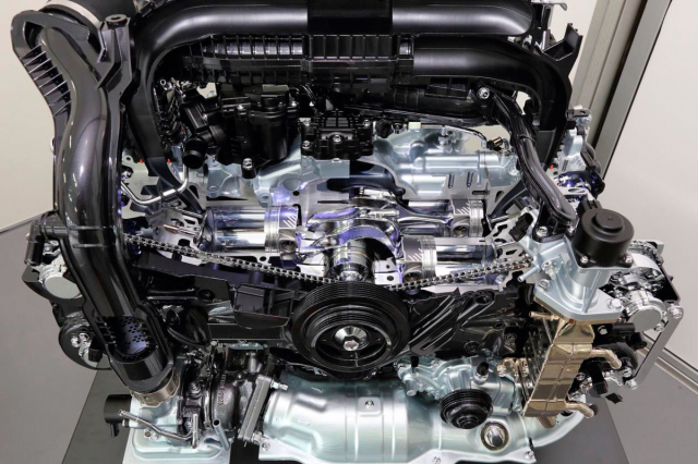 Motor CB18 je prvním z nové generace motorů Subaru. Drží se koncepce boxer, zapadající do typického technického řešení vozů Subaru