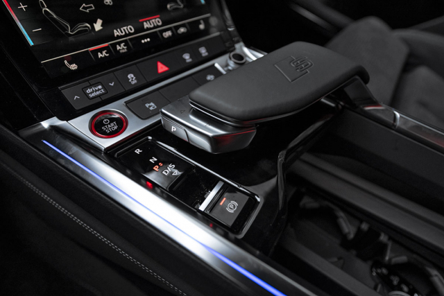 Audi vymyslelo originální volič směru jízdy, jízdní režimy lze měnit tlačítky „drive select“