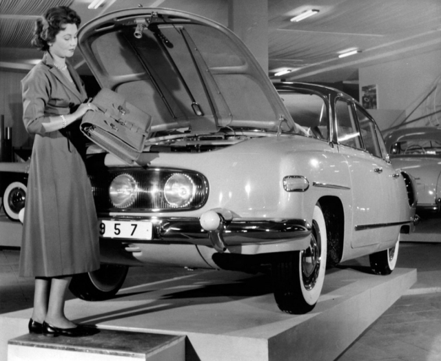 Tatra 603 na II. výstavě československého strojírenství v září 1956 v Brně