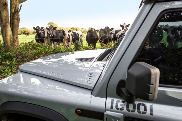 Tvar kapoty byl jedním z prvků, ve kterých automobilka Land Rover viděla model Defender. Soud ale se společností Ineos prohrála