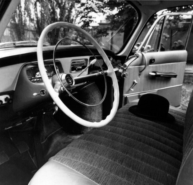 Interiér vozu Tatra 2-603 ročníku 1965 s novou palubní deskou