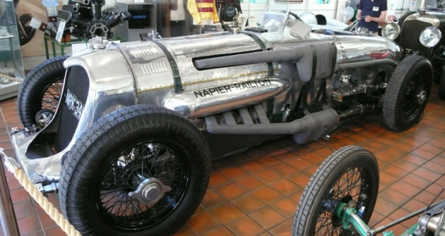 Napier-Railton s motorem objemu 24 litrů (1933) získal zlaté věnce za vytrvalostní rekordy i za vítězství v závodech. V Brooklands s ním roku 1936 John Cobb vytvořil rekord průměrnou rychlostí 230,844 km/h