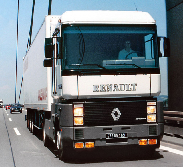 Titul nákladní automobil roku 1991 (TOTY) získal Renault AE ­Magnum jistě i díky velmi zdařilému designu, který vychází z jeho neobvyklé konstrukce