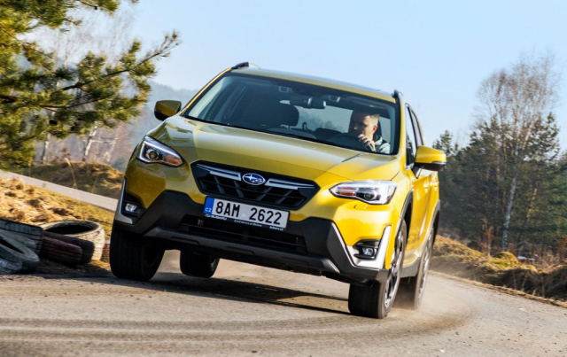 Subaru XV – Subaru XV je kompaktní crossover, který se cítí skvěle ve městě, na okresních silnicích i v terénu