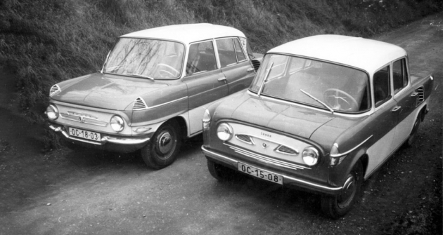 Dva prototypy s motorem vzadu z roku 1957: vlevo Škoda 988, vpravo Škoda 989
