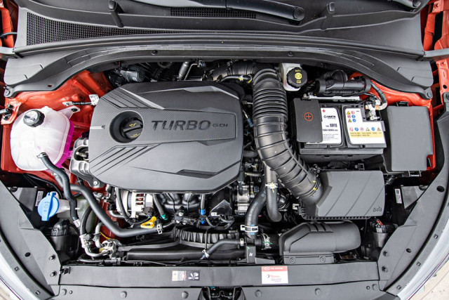 Moderní přeplňované zážehové a vznětové motory doplňuje atmosféricky plněná jednotka 1.6 GDI plug-in hybridní varianty verze Ceed Sportswagon. Motor 1.6 T-GDI