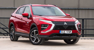 Eclipse Cross je designově velmi výrazný crossover. Díky několika paketům můžete jeho vzhled dále vylepšit