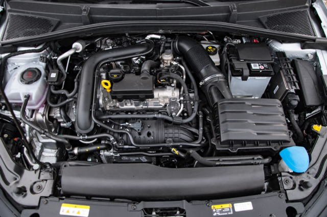 Motor 1.0 TSI Evo dostal mnoho drahých technických opatření snižujících spotřebu a produkci emisí. Testovaná verze je k dispozici výhradně s pětistupňovou manuální převodovkou
